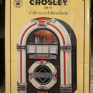 VINTAGE Crosley CR-11 Collectors Ed. Lighted AM/FM Radio Cassette Jukebox NEW